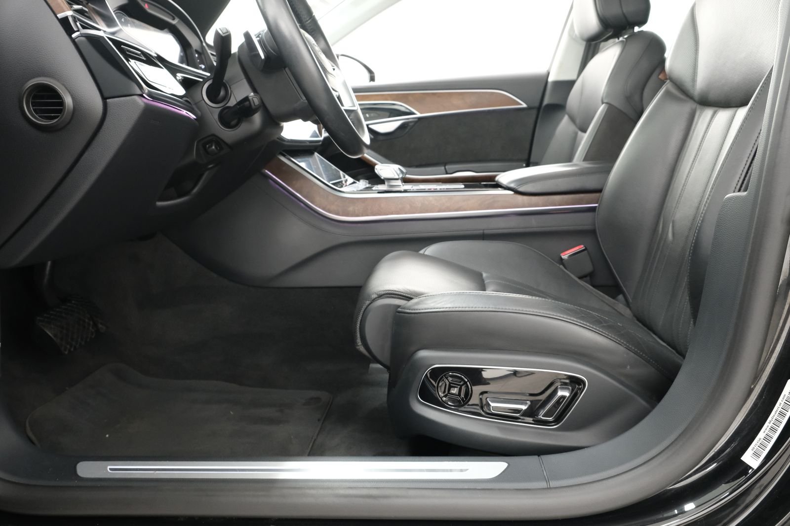 Used 2021 Black Metallic Audi 4.0 image 32