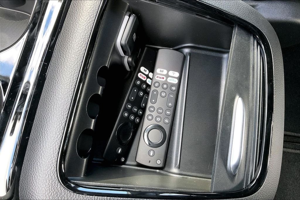 New 2026 Chrysler Pacifica Limited 4D Passenger Van