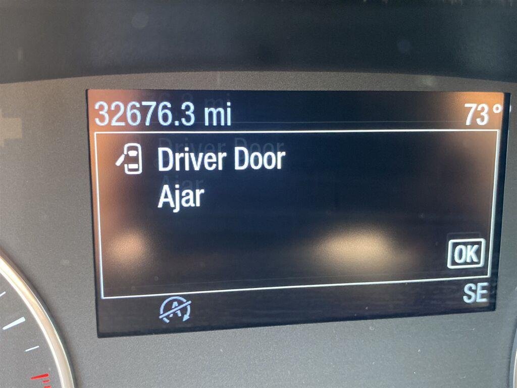 Used 2020 Diamond White Ford SE image 22