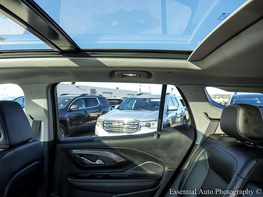 2023 GMC TERRAIN - Image 10