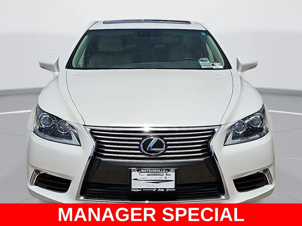 Used 2016 White Lexus 460 image 8