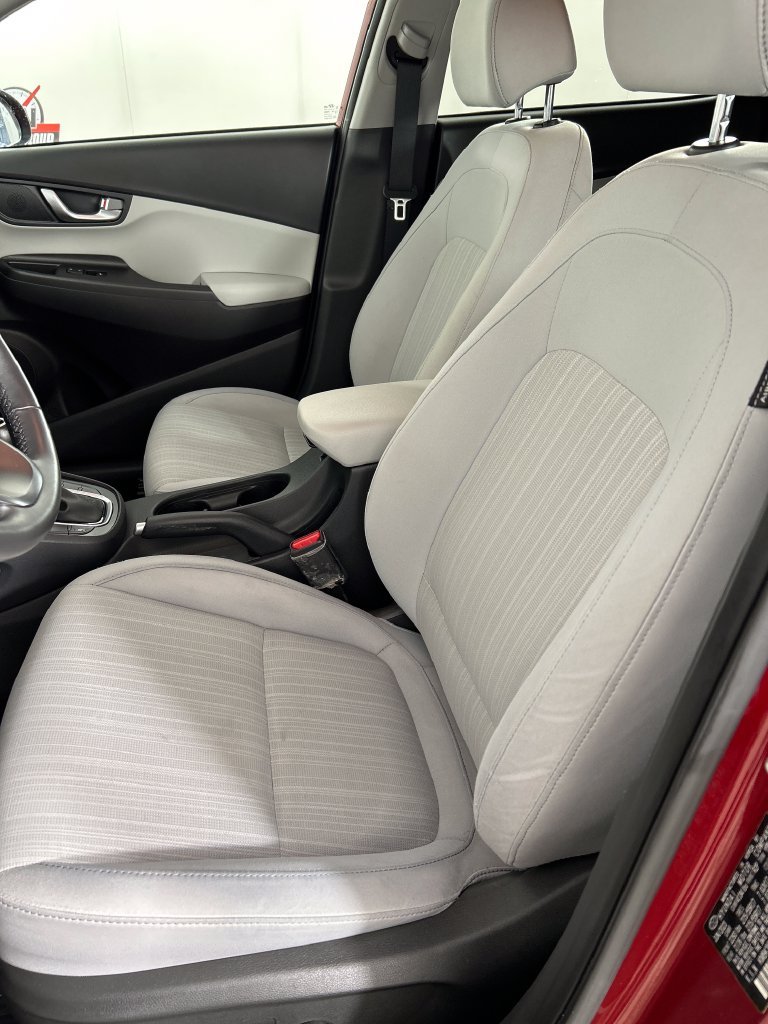 Used 2023 Red Hyundai SEL image 12