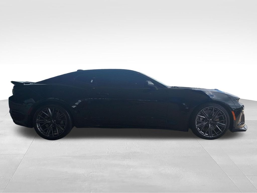 Used 2022 Black Chevrolet ZL1 image 6