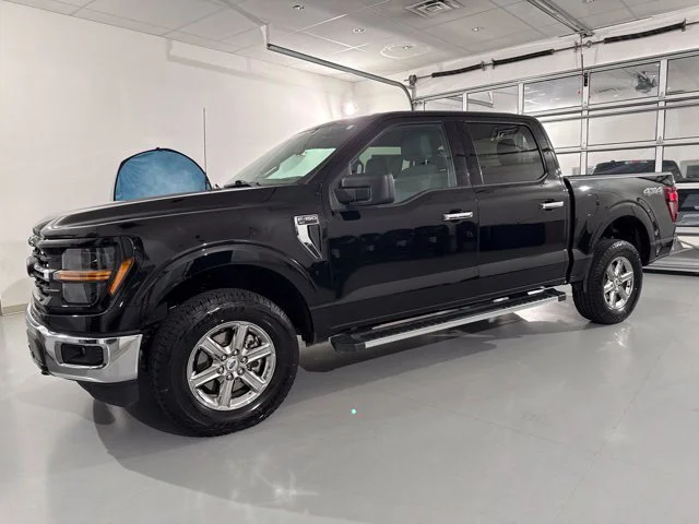 Used 2025 Black Ford XLT image 3