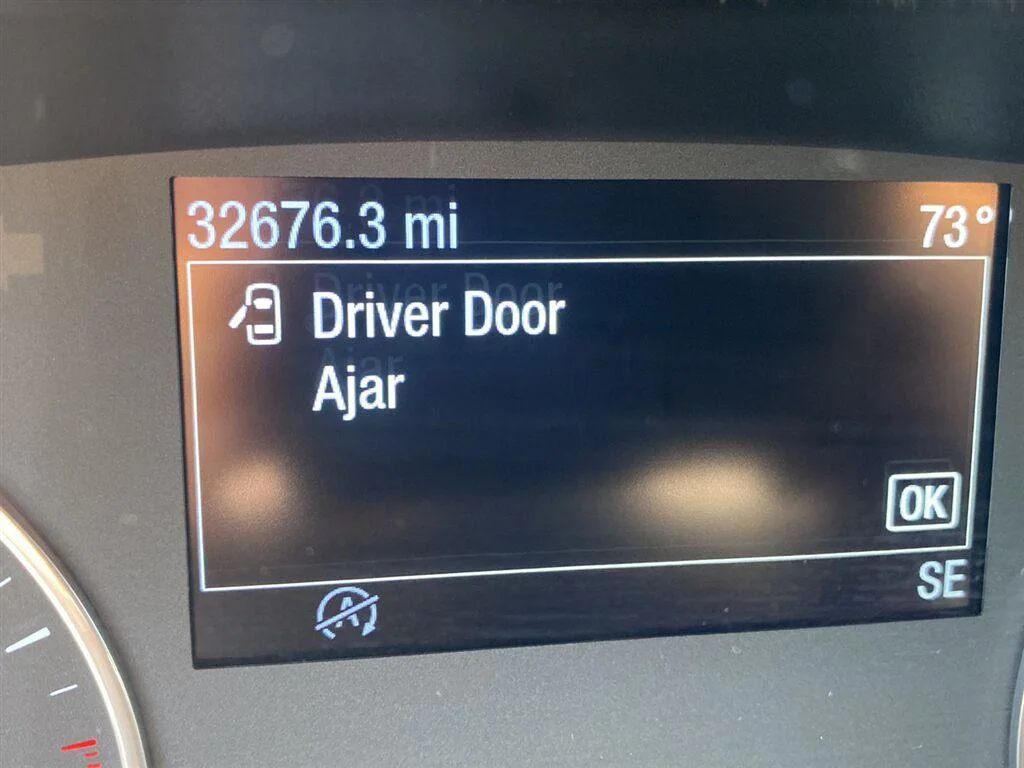 Used 2020 Diamond White Ford SE image 22