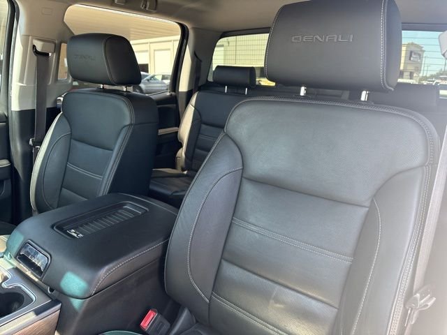 Used 2017 White GMC Denali image 23