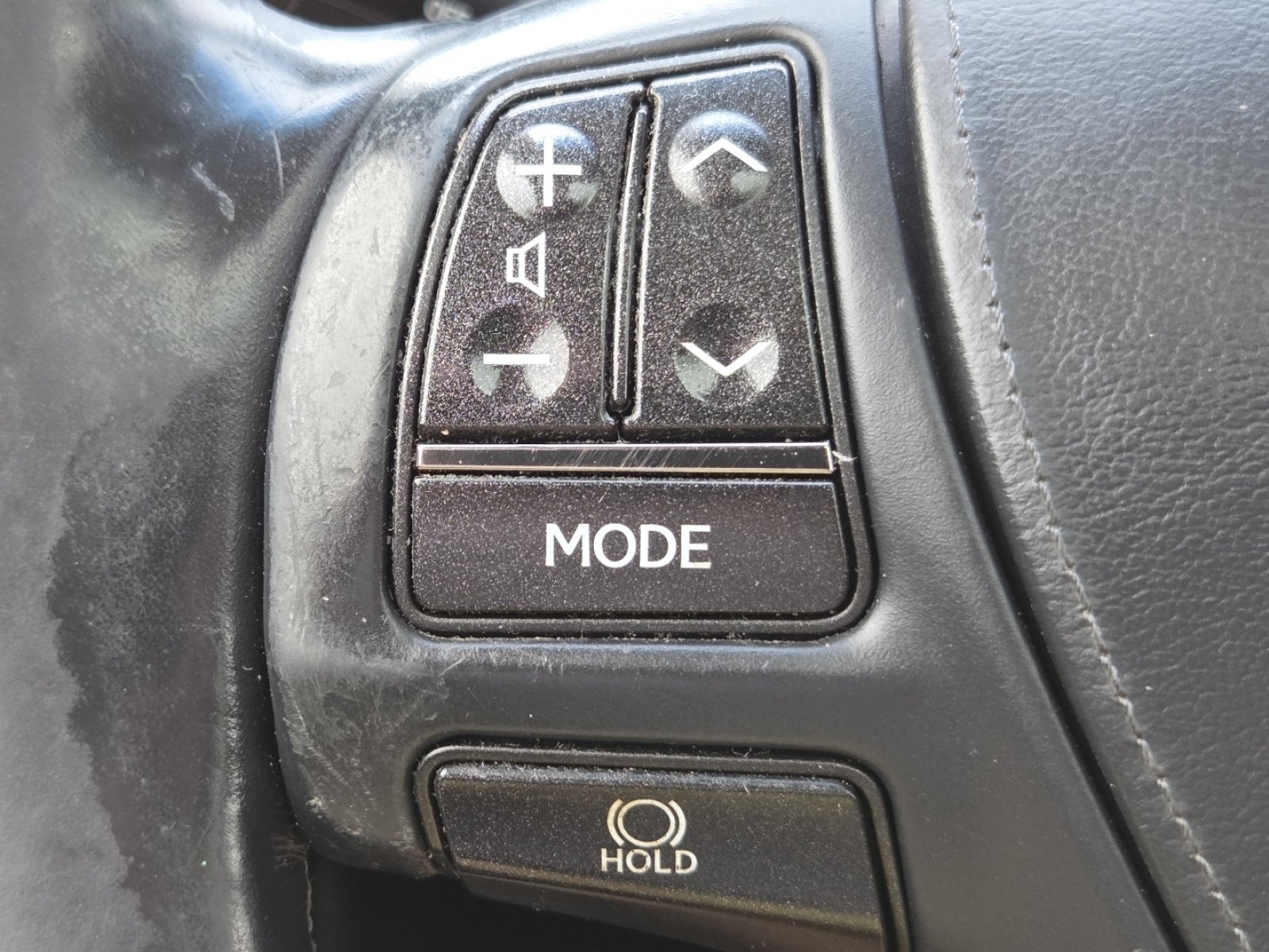 Used 2015 Pearl Lexus 460 image 14