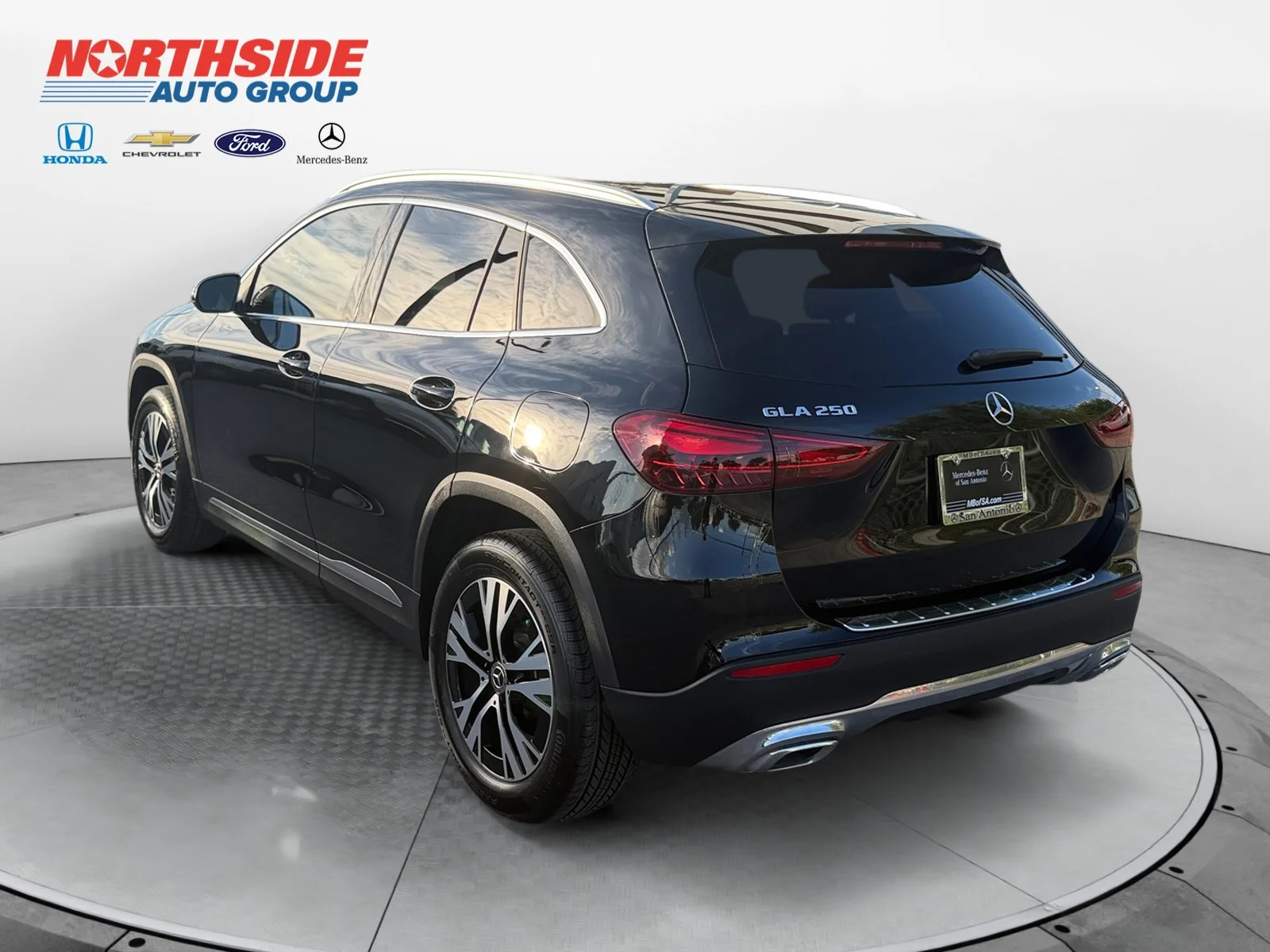Used 2026 Black Mercedes-Benz GLA 250 image 5