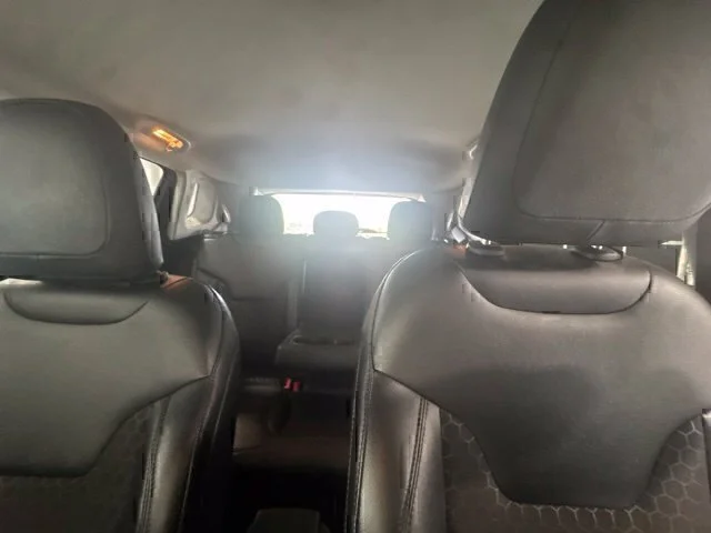 Used 2020 Silver Jeep Latitude image 16