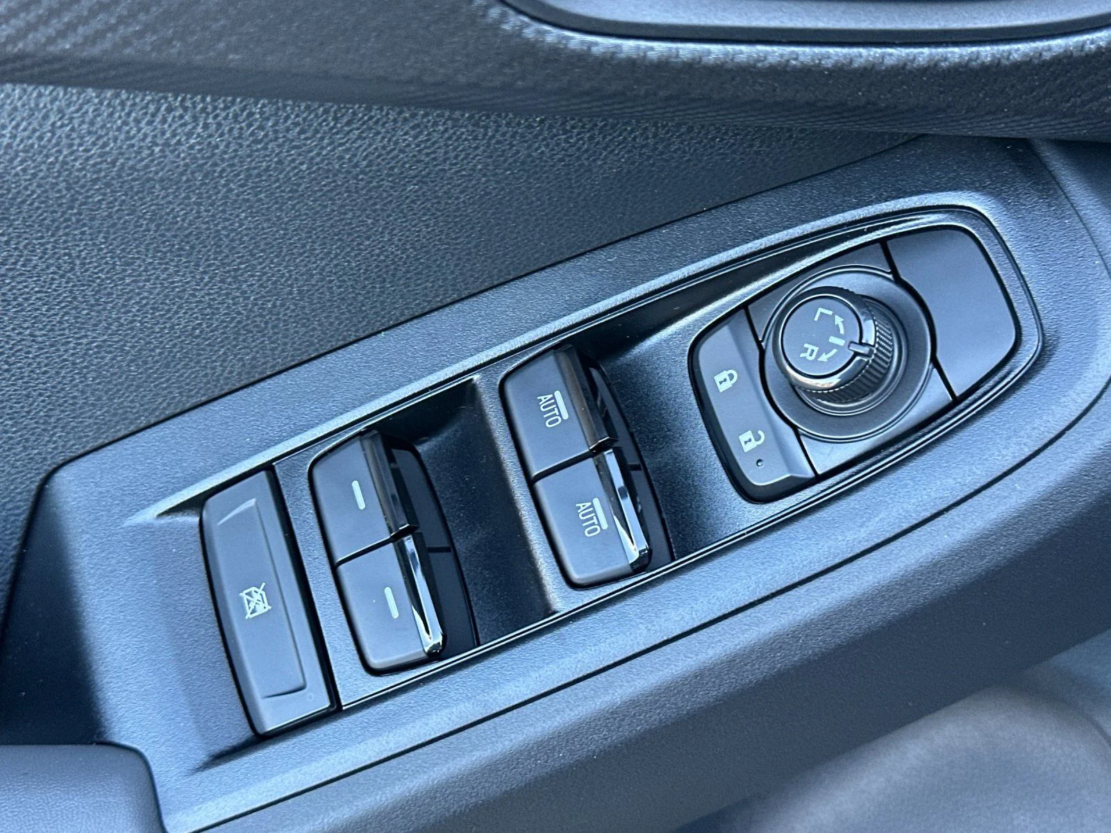 New 2026 MAGNETITE GRAY PEARL Subaru Premium image 13