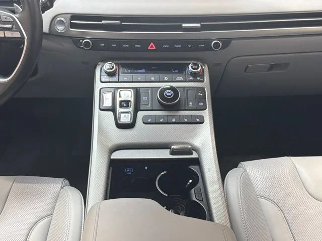 Used 2024 Black Hyundai SEL image 16