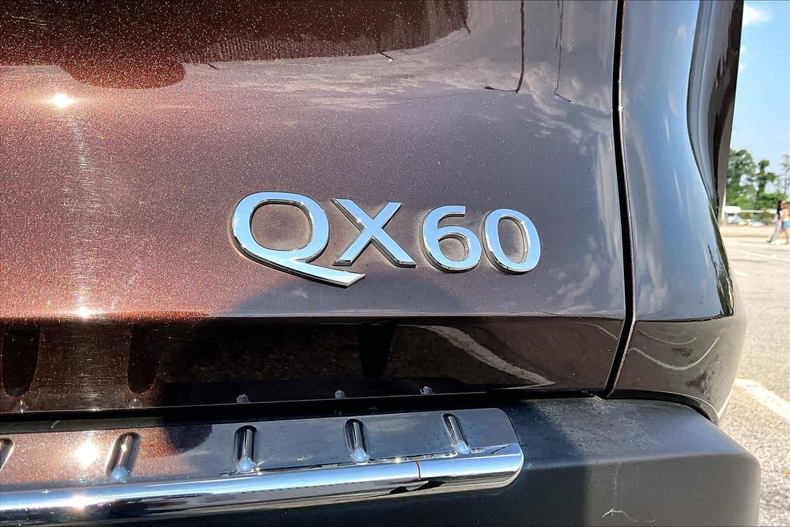 Used 2022 Mocha Almond INFINITI LUXE image 31