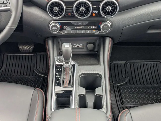 2025 Nissan Sentra SR - Photo 17