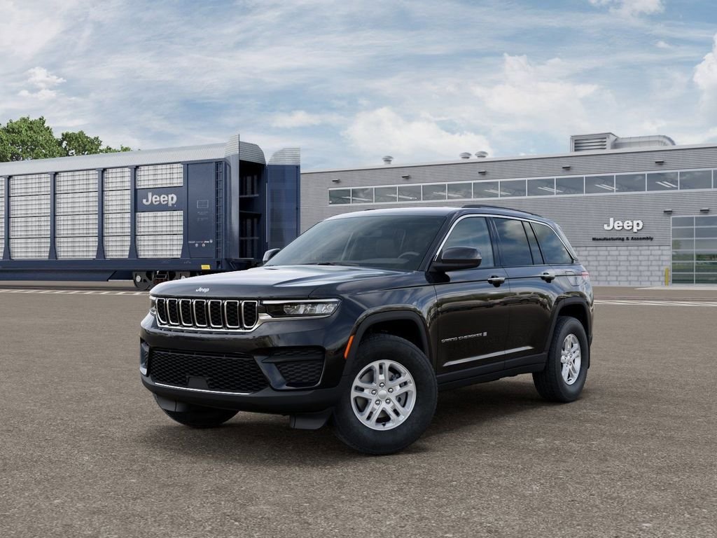 Used 2025 Black Jeep Laredo image 1
