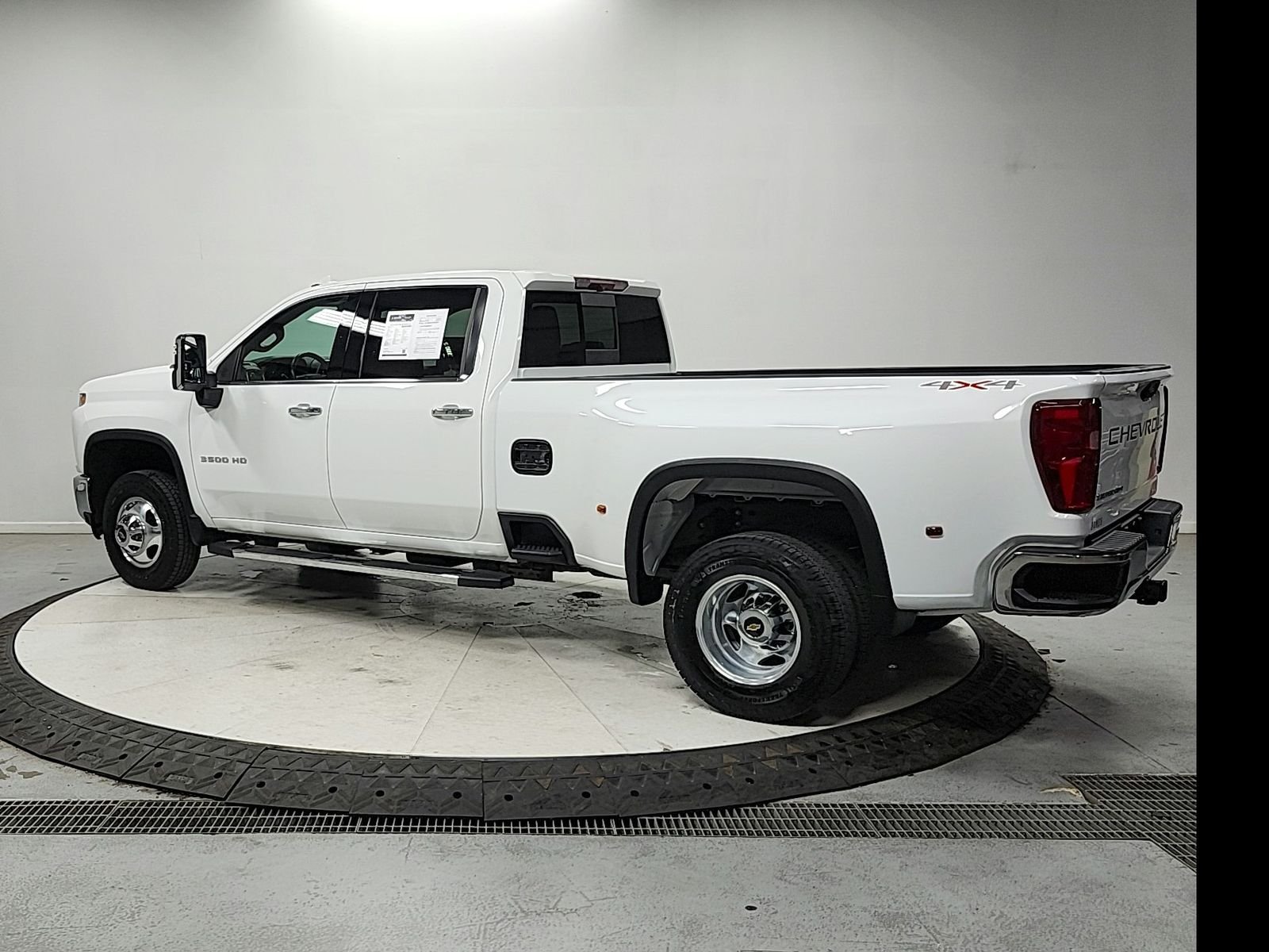 Used 2023 Summit White Chevrolet LTZ image 5