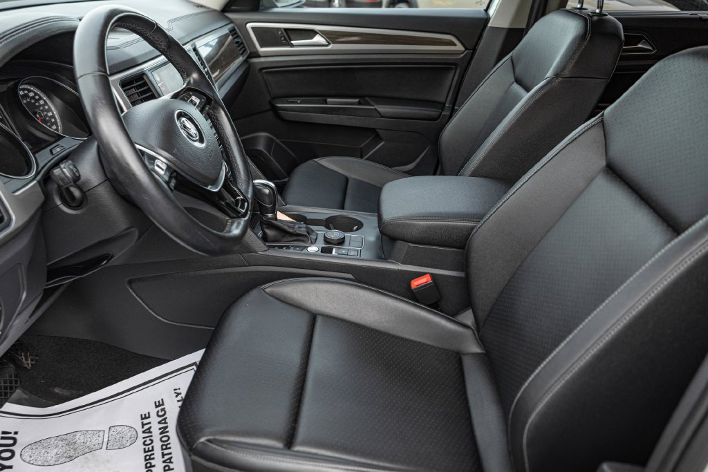 Used 2019 Silver Volkswagen 3.6L V6 SE image 12
