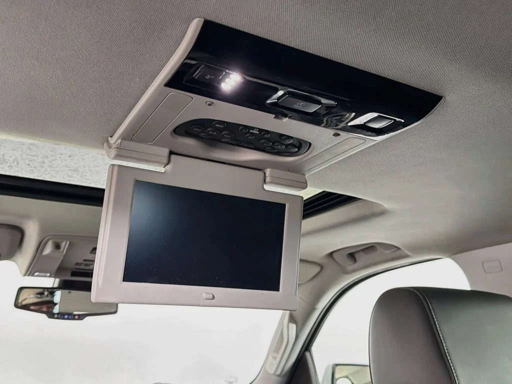 Used 2018 White GMC Denali image 24