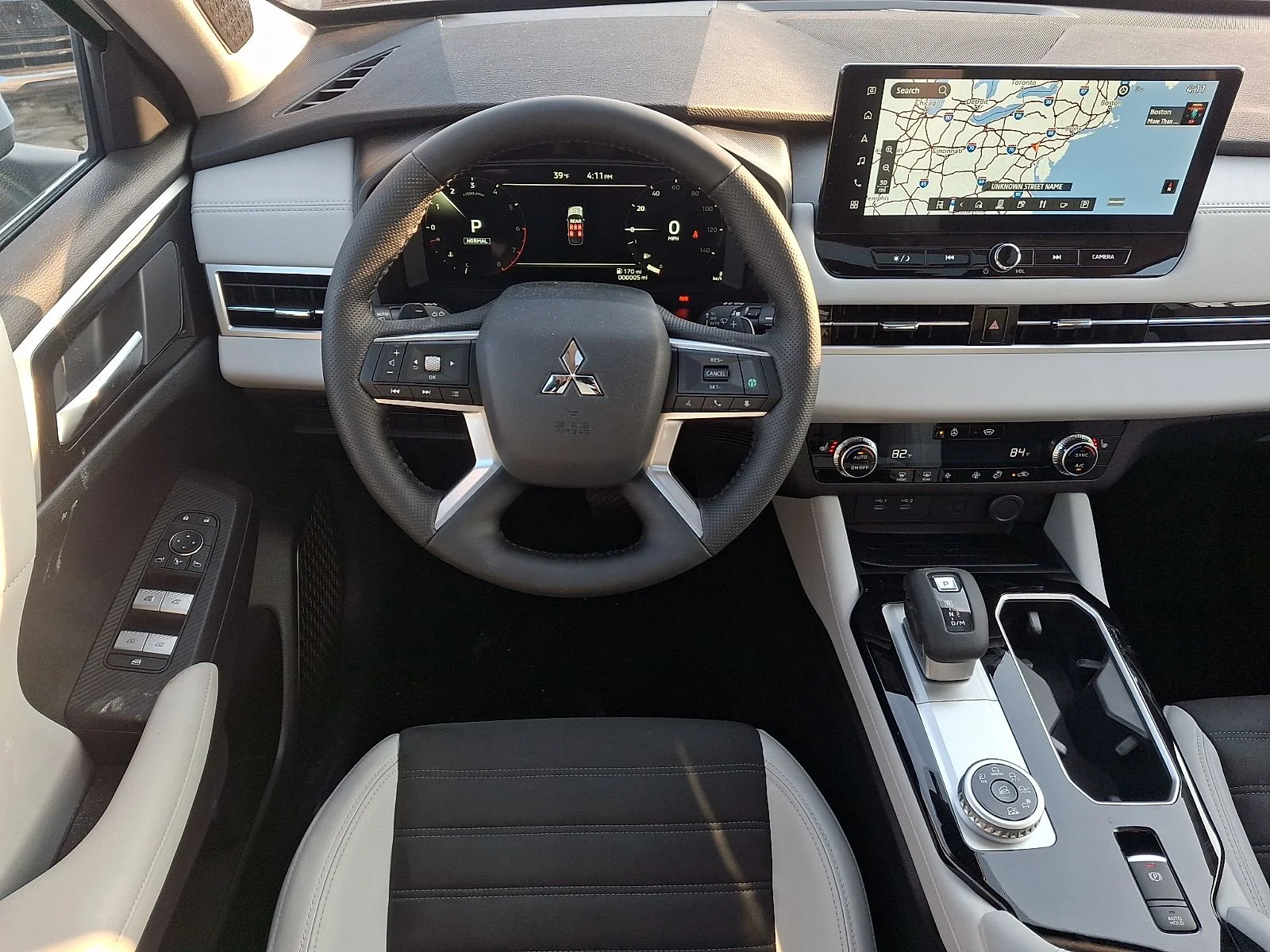 New 2026 White Mitsubishi SE image 10