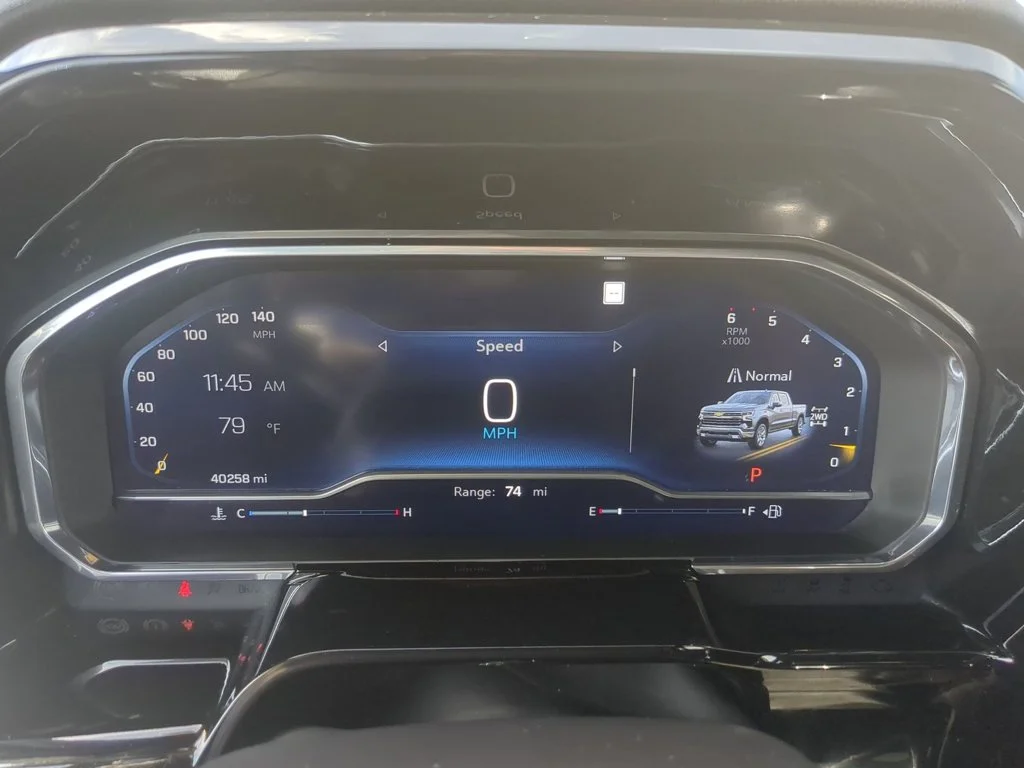 Used 2022 Summit White Chevrolet RST image 15
