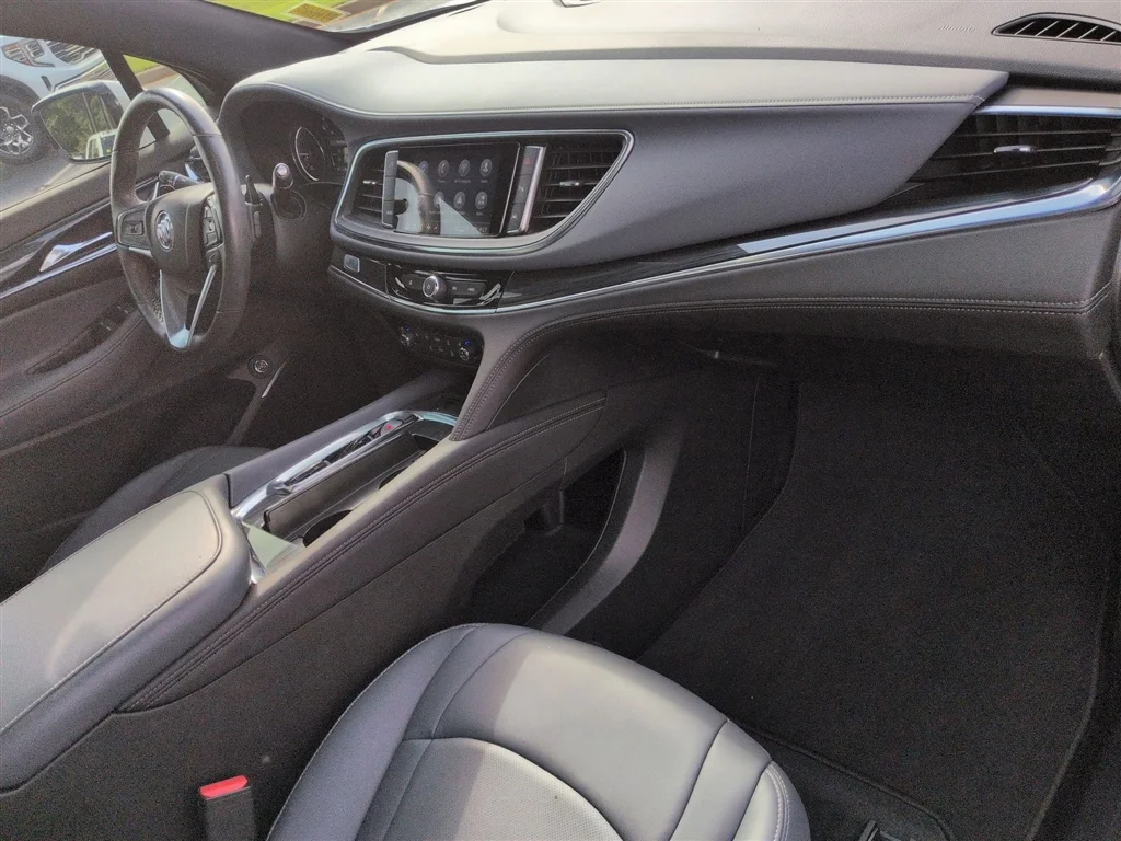 Used 2024 White Frost Tricoat Buick Essence image 30