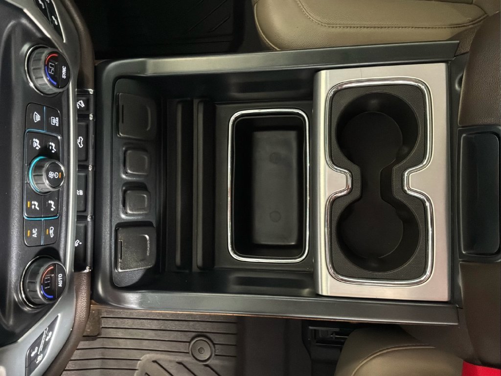 Used 2017 White GMC SLT image 27
