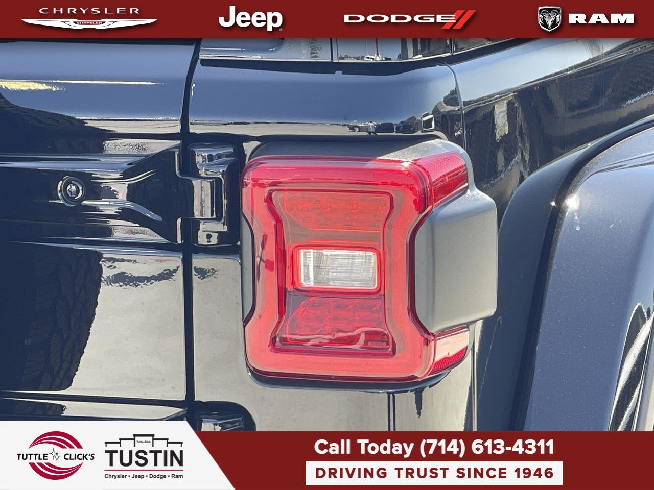 New 2026 Black Clear-Coat Exterior Paint Jeep Sahara image 9