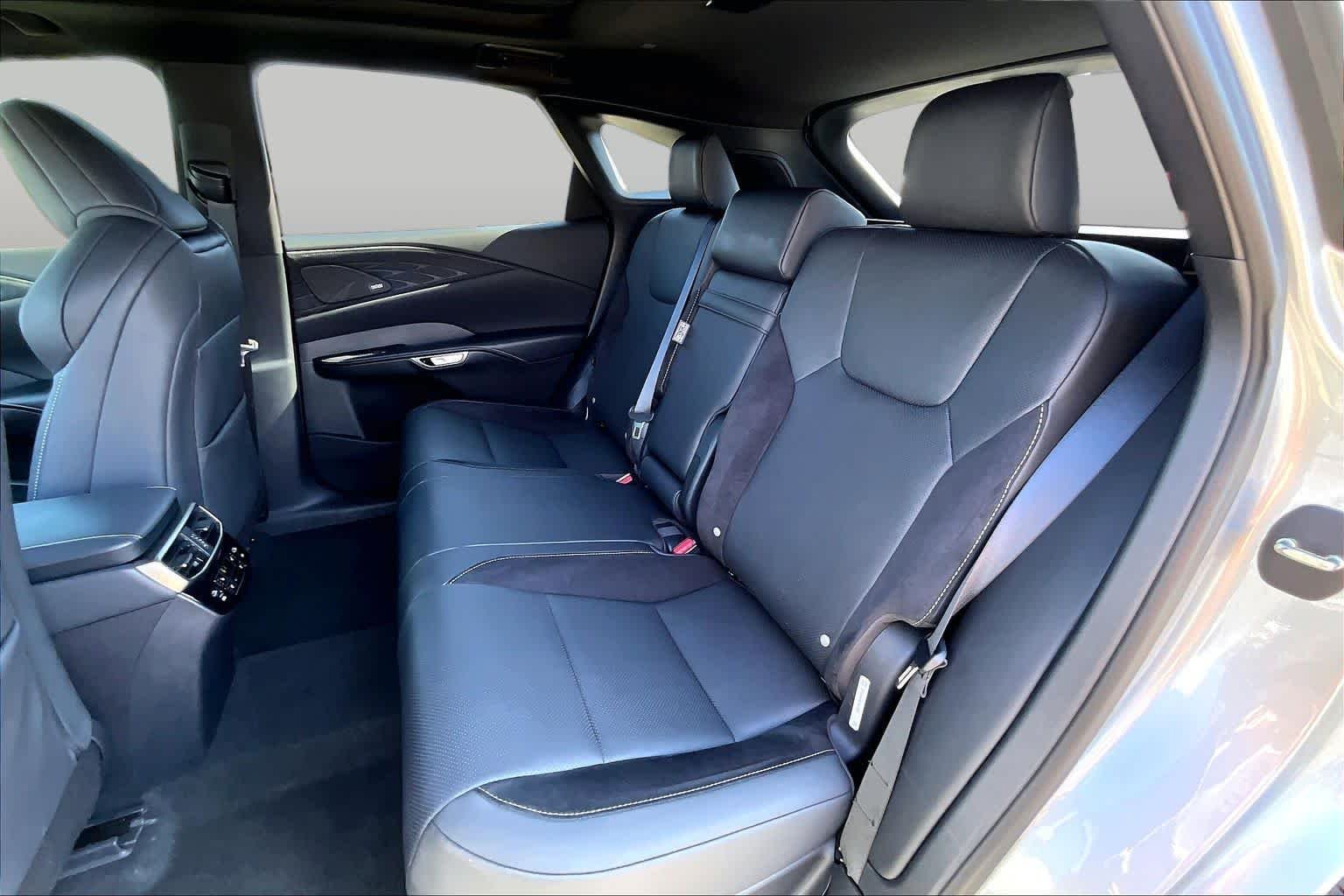 Certified Used 2024 Iridium Lexus F SPORT Performance image 18