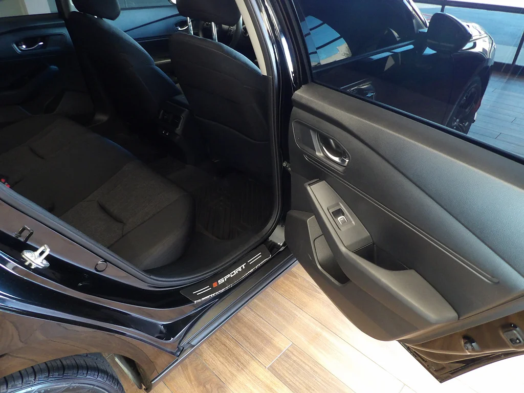 Used 2025 Crystal Black Pearl Honda SE image 14