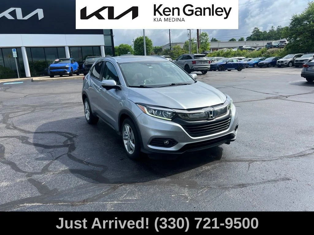 Used 2019 Silver Honda EX image 3