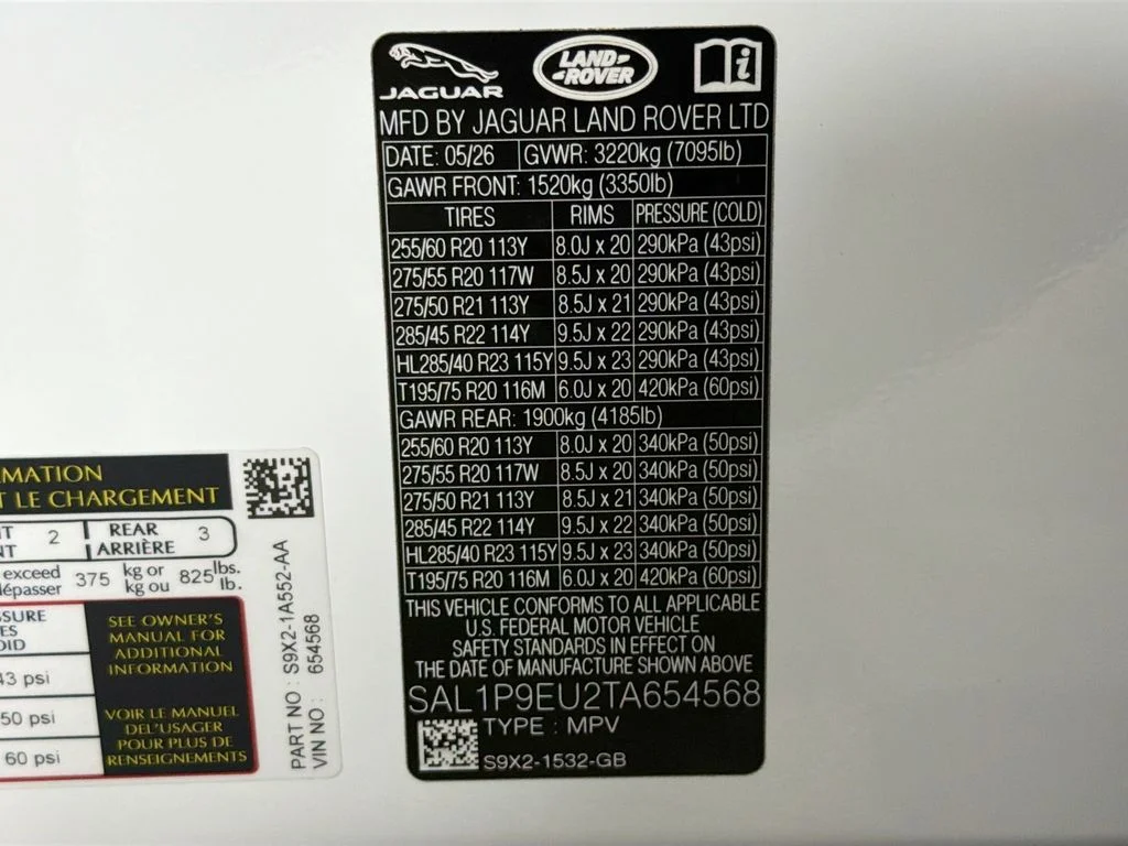 New 2026 Fuji White Land Rover SE image 34