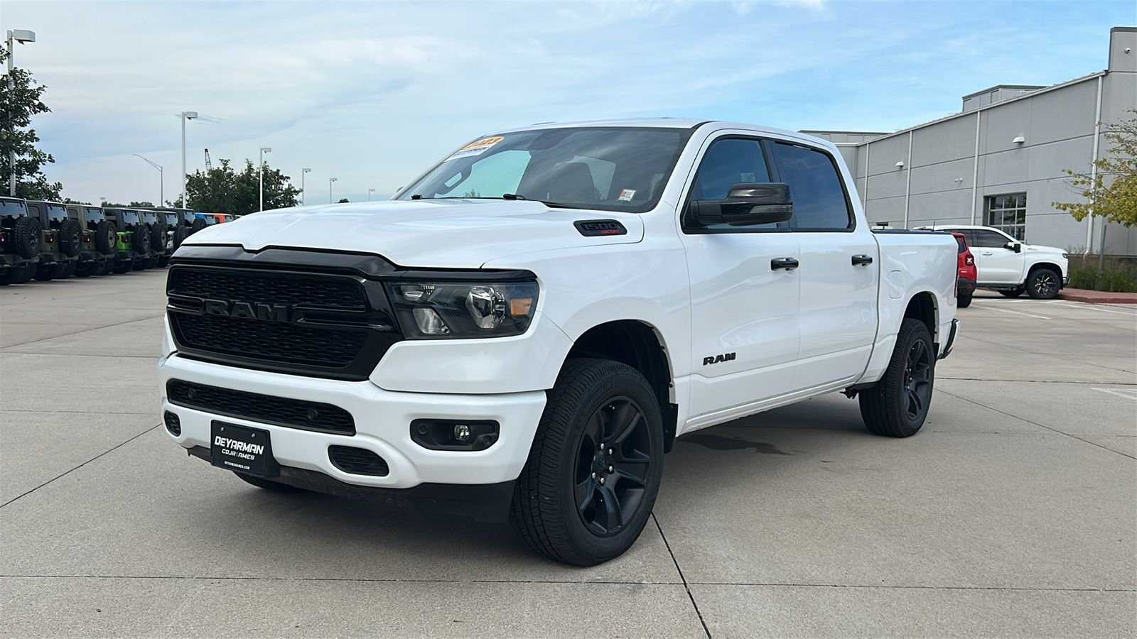 Used 2023 White Ram Big Horn/Lone Star image 8