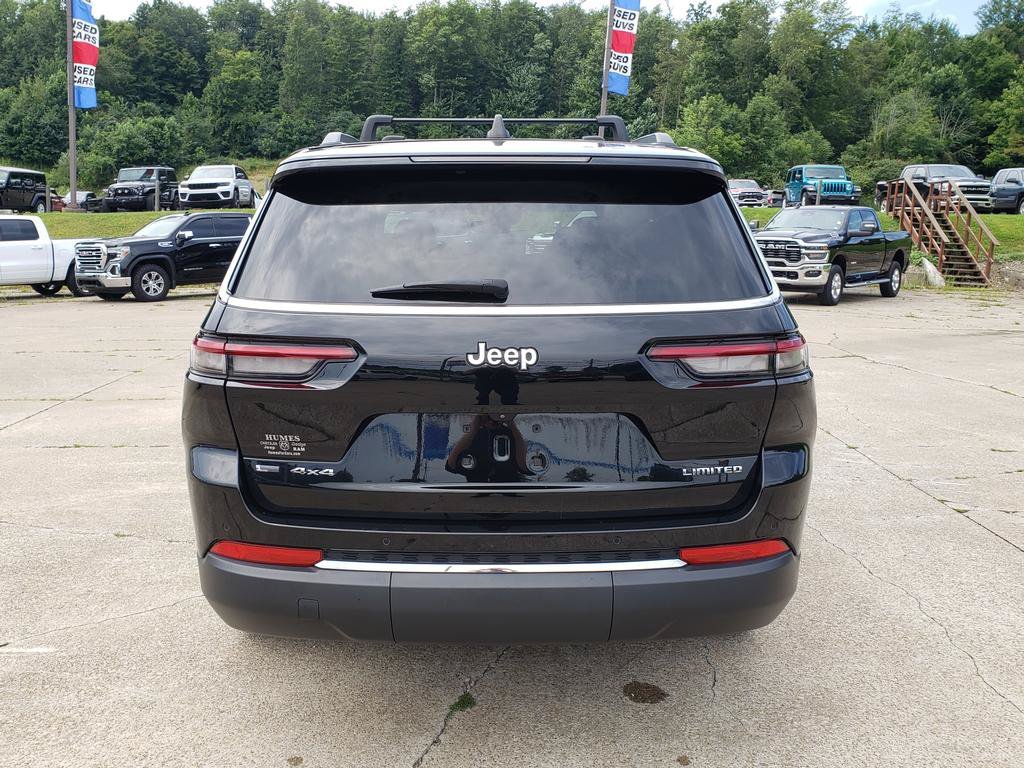 Used 2022 Diamond Black Crystal Pearlcoat Jeep Limited image 4