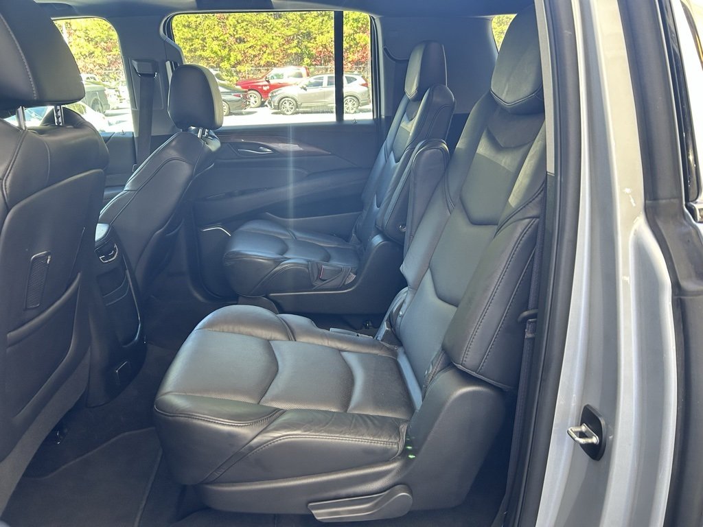 2017 Cadillac Escalade ESV Luxury photo 4