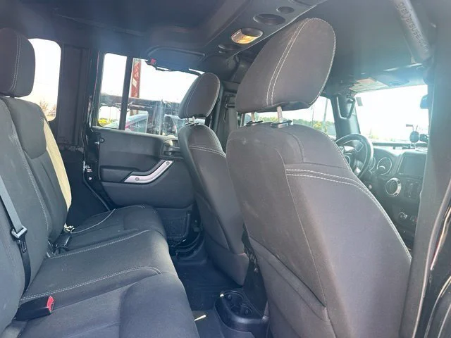 Used 2015 Black Jeep Unlimited Rubicon image 10