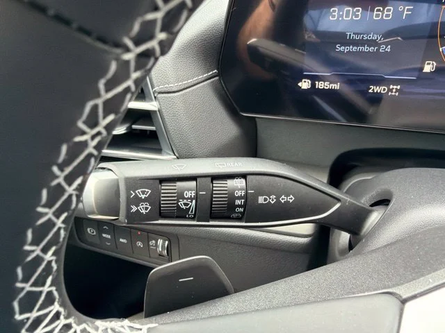 New 2027 Mosaic Black Metallic Chevrolet LT image 35