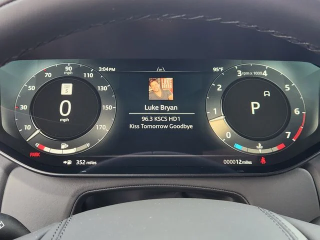 New 2026 Varesine Blue Land Rover Dynamic SE image 15