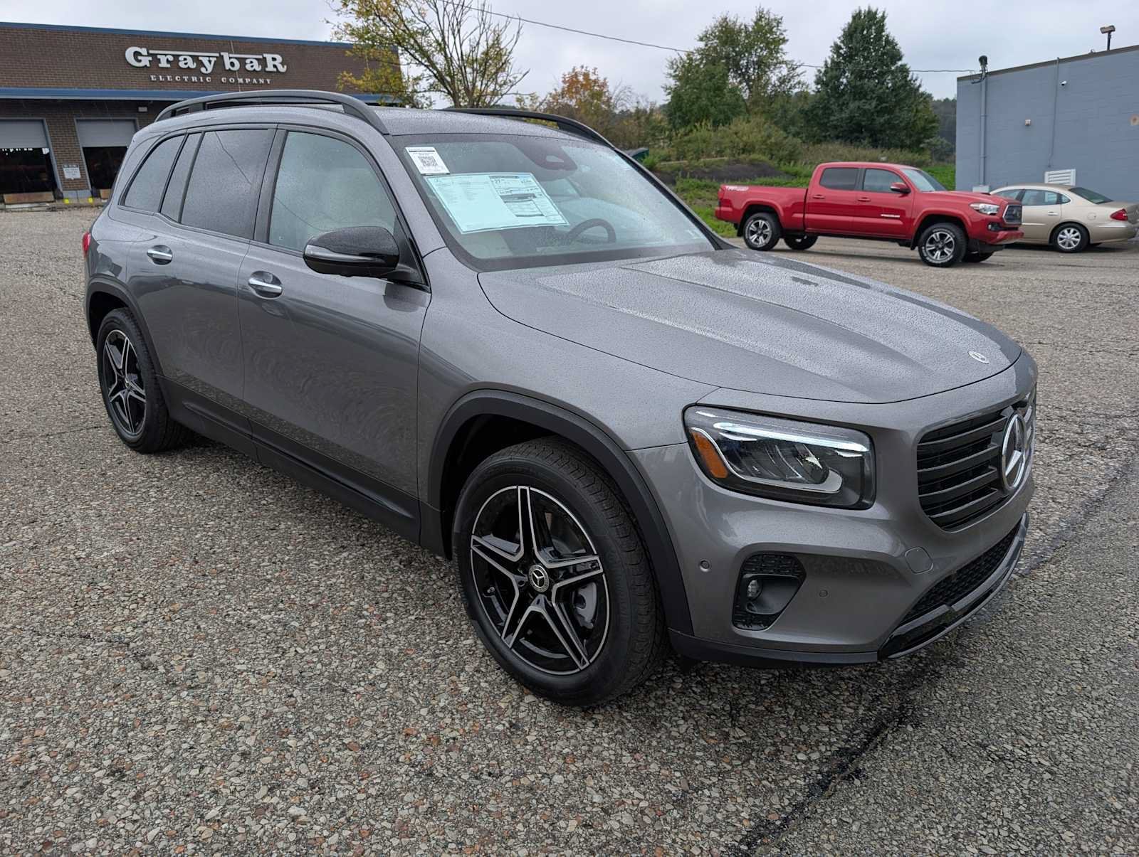New 2026 Mountain Grey Metallic Mercedes-Benz GLB 250 image 6