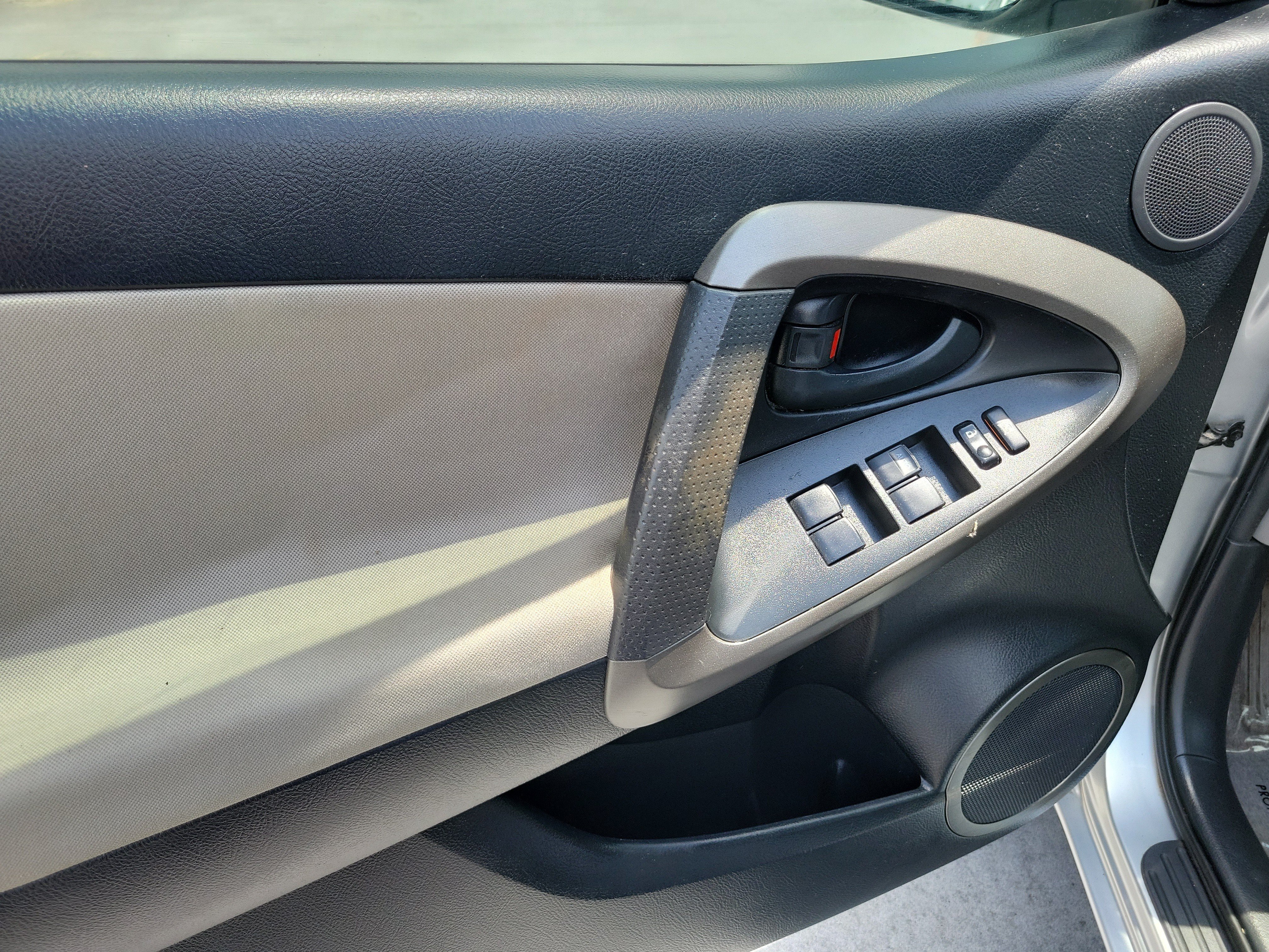 Used 2011 Classic Silver Metallic Toyota Base image 19