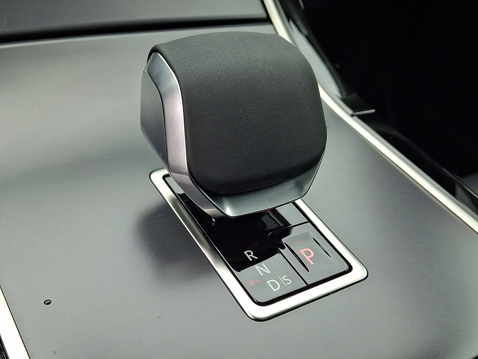Used 2026 Black Land Rover S image 24
