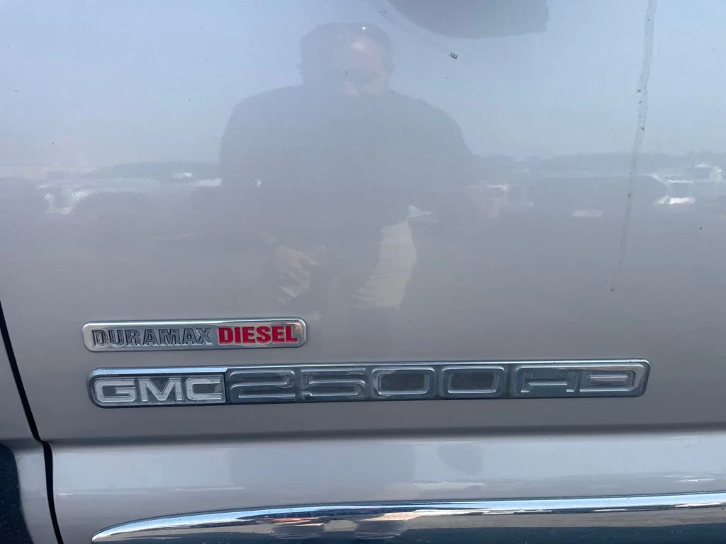 Used 2004 Silver GMC SLT image 10