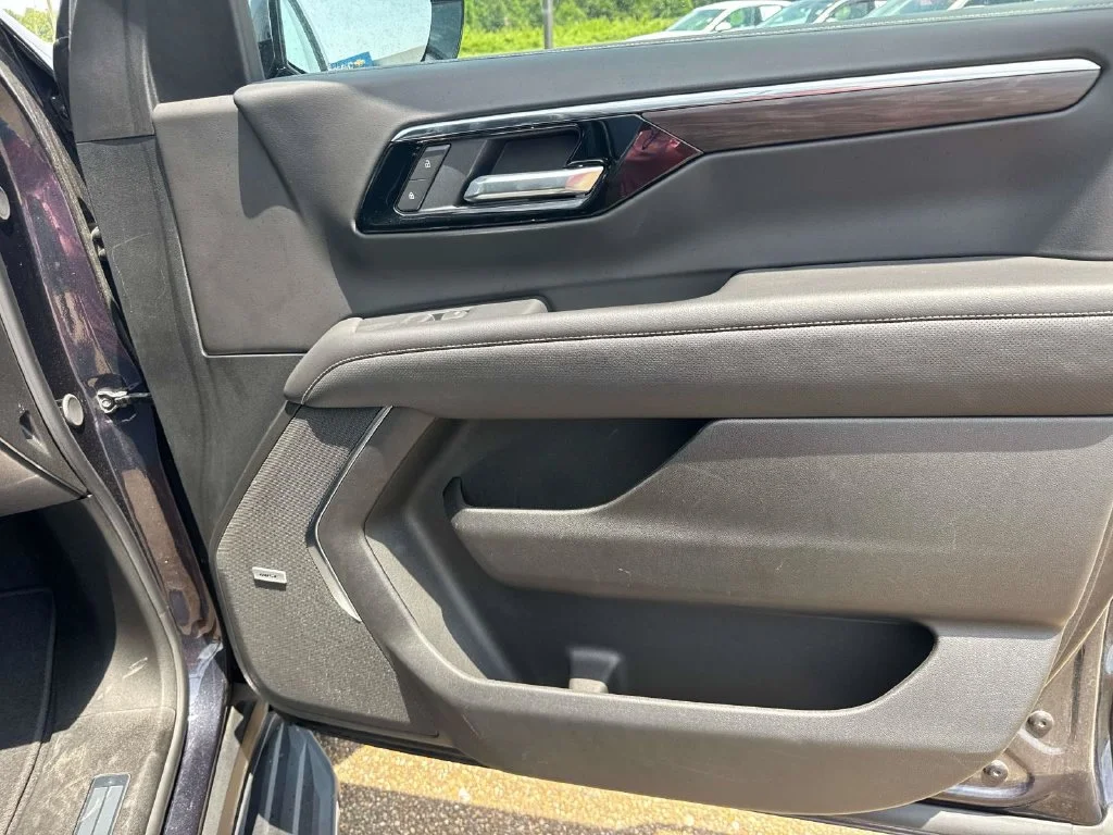 Used 2025 Gray Chevrolet Premier image 24