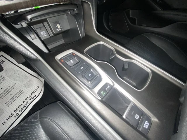Used 2019 White Honda Touring 2.0T image 19
