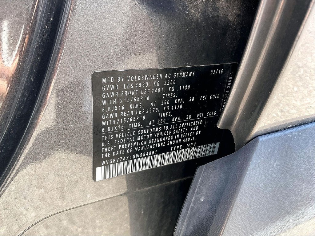 Used 2016 Pepper / Gray Volkswagen S image 31