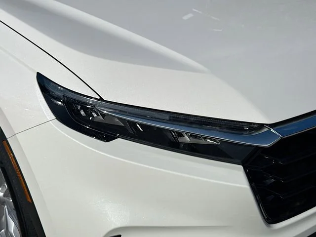 Used 2024 Platinum White Pearl Honda EX-L image 34
