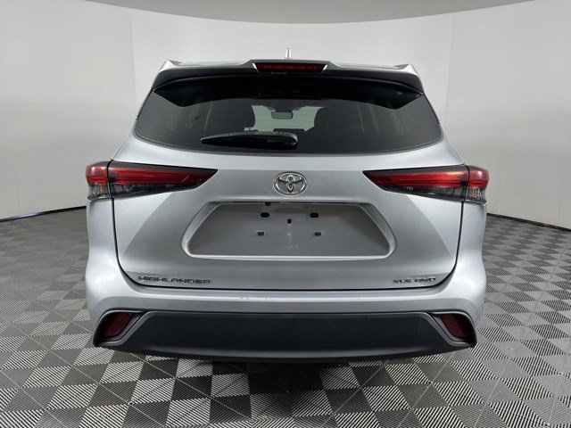 Certified Used 2022 Celestial Silver Metallic Toyota XLE image 6