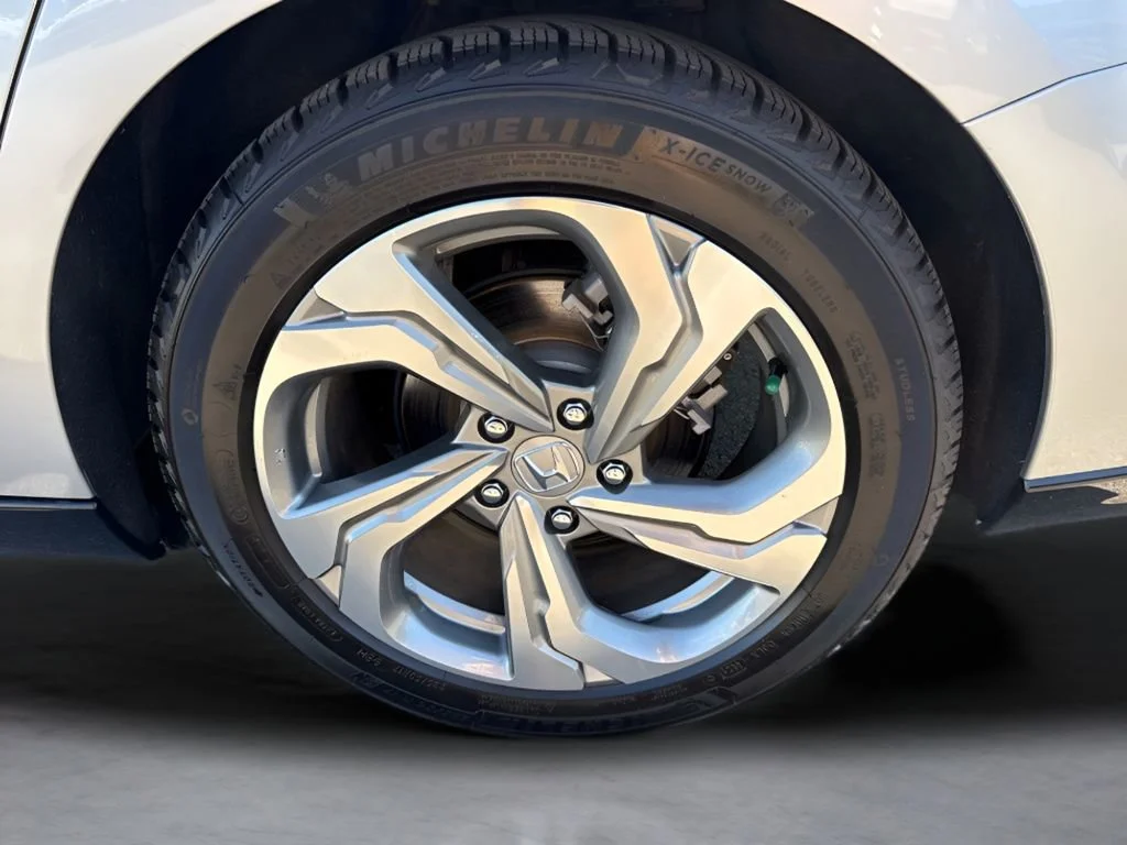 Used 2023 Silver Honda Touring image 36