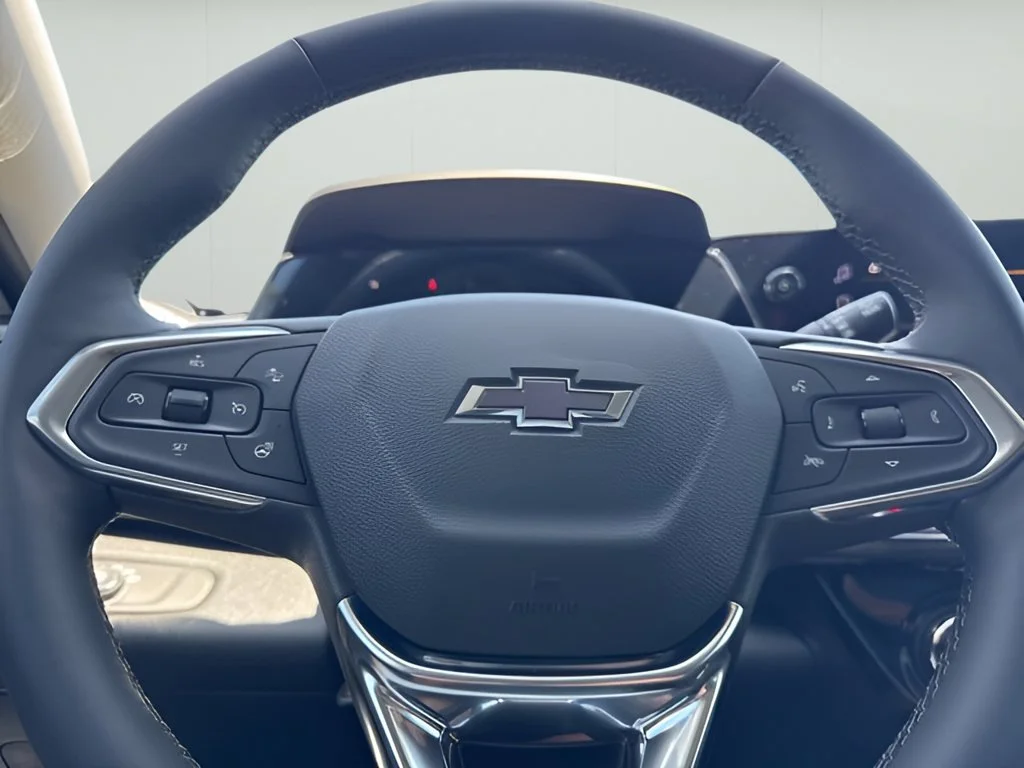 New 2026 Mosaic Black Metallic Chevrolet ACTIV image 26