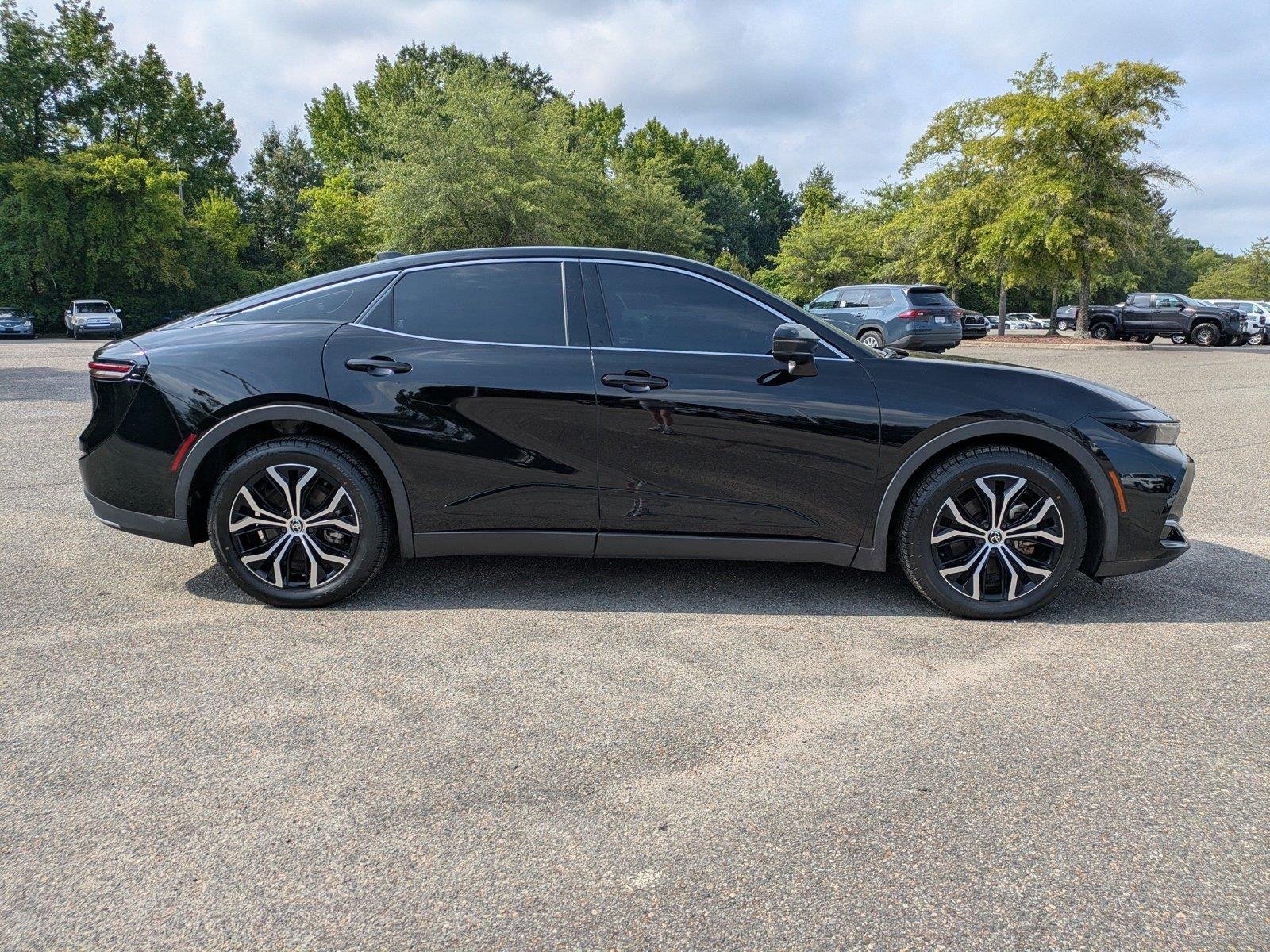 Used 2023 Black Toyota XLE image 3