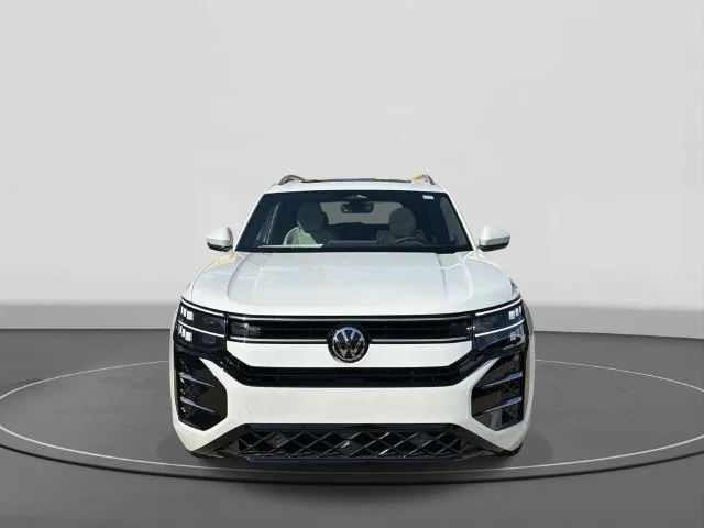 2027 Volkswagen Atlas photo 2