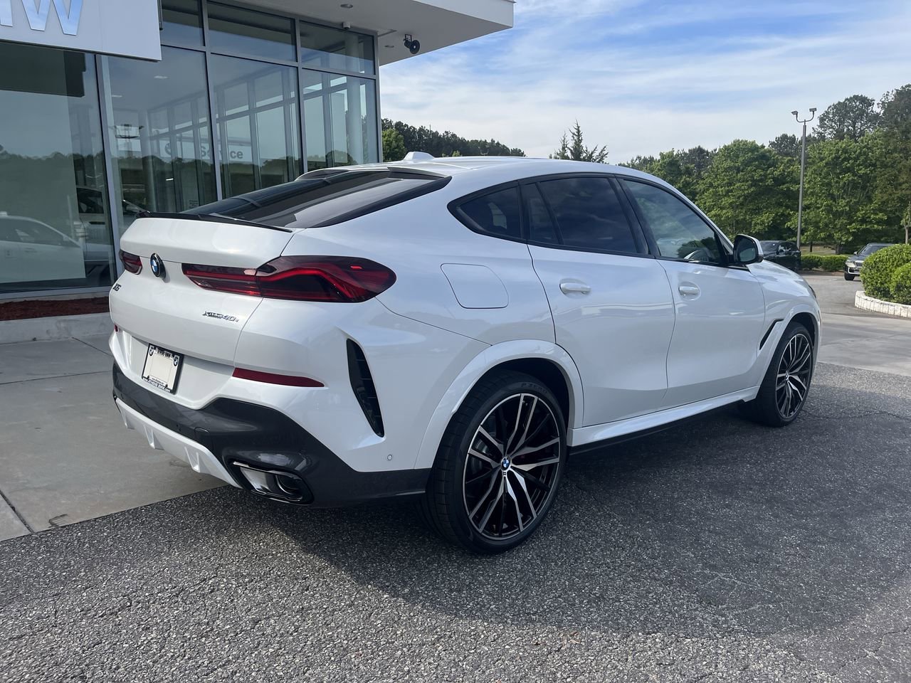 New 2027 Mineral White Metallic BMW xDrive40i image 8